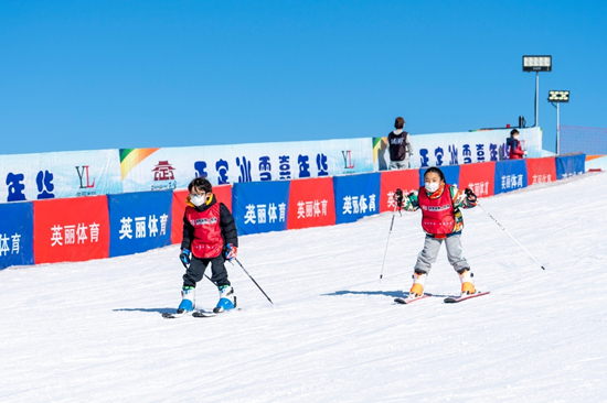 12月22日，正定縣第四屆冰雪運動會的滑雪比賽。武志偉攝