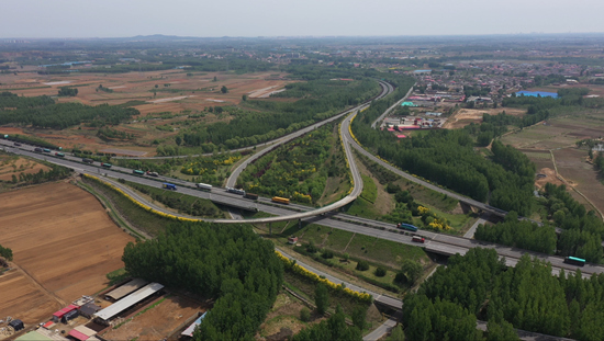 京哈高速京秦段道路通行。 河北高速集團(tuán)京秦分公司供圖