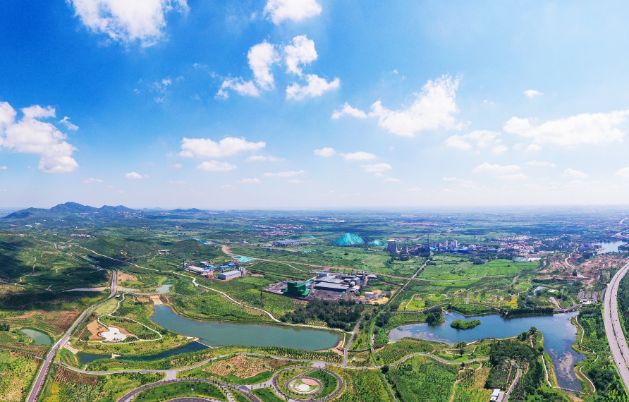 礦山修復(fù)后的邯鄲九龍山公園。宋現(xiàn)彬攝