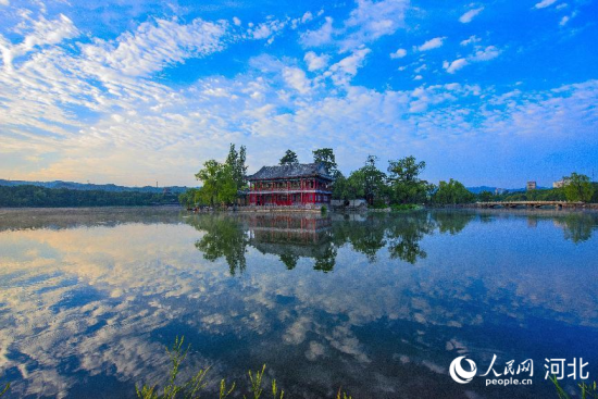 承德避暑山莊煙雨樓。人民網(wǎng)記者 周博攝